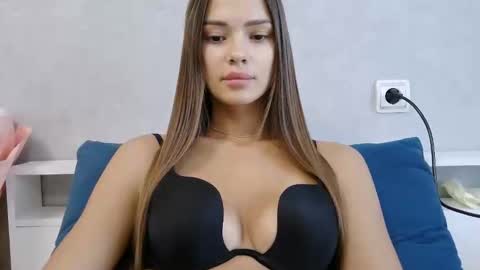 Snapshot of nika_verona1 chatting on 06.08.26 Nika online show from 06.08.26