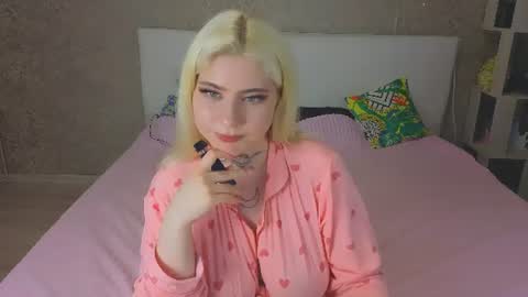 Snapshot of nikarocks chatting on 06.11.26 nikarocks online show from 06.11.26