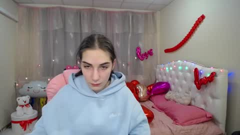 nikastarkk online show from 01.30.25