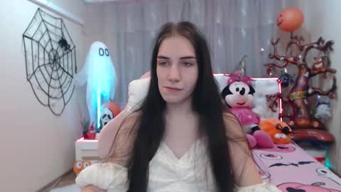 nikastarkk online show from 11.03.25