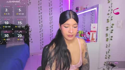 Snapshot of nikibryce_ chatting on 05.30.26 Niki online show from 05.30.26