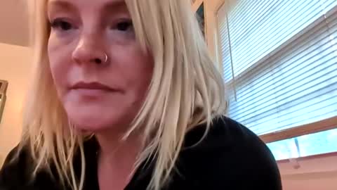 Snapshot of nikki32313 chatting on 05.01.26 nikki32313 online show from 05.01.26