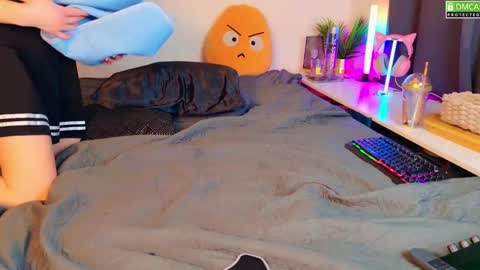 Kitty Chatte online show from 02.04.25