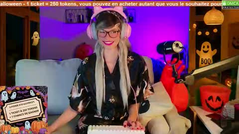 Kitty Chatte online show from 10.20.25