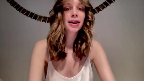 Nikki online show from 12.27.24