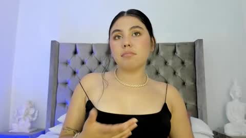 nikkibotero online show from 11.26.25