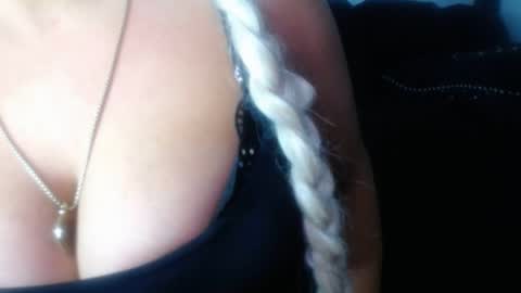 Niquita Sparkles online show from 04.05.26