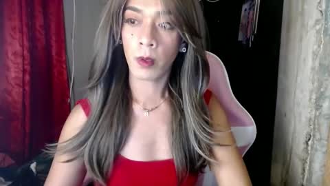 Snapshot of nikkie_dragon chatting on 01.21.25 nikkie online show from 01.21.25