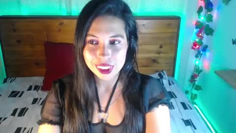Snapshot of nikkiemilky chatting on 09.24.25 NikkieMilky online show from 09.24.25
