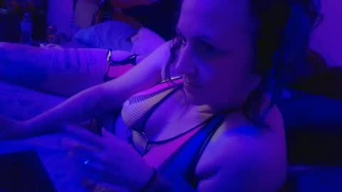 Nikkie online show from 09.19.25