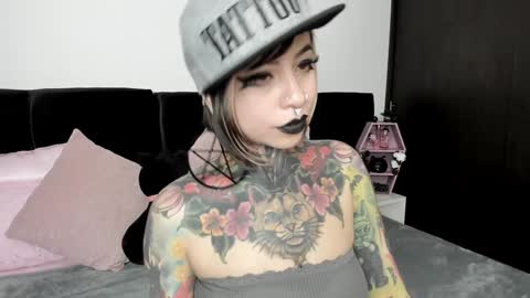 Nikki Ramone   online show from 01.10.25