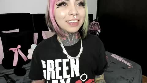 Nikki Ramone   online show from 02.11.25