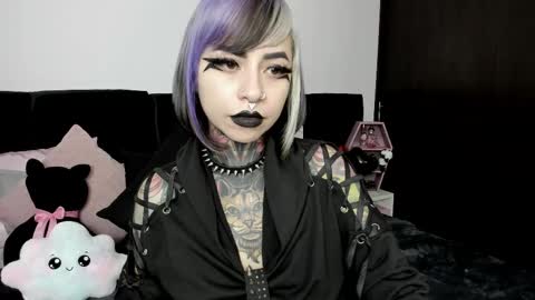 Nikki Ramone   online show from 03.07.25