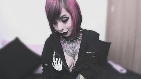 Nikki Ramone   online show from 09.12.25