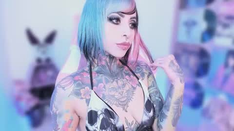 Nikki Ramone   online show from 10.29.25