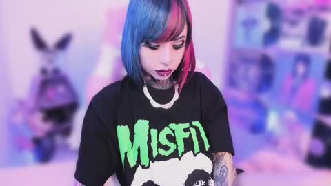 Nikki Ramone   online show from 11.06.25