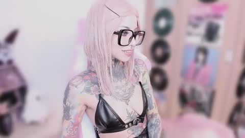 Nikki Ramone   online show from 01.16.26