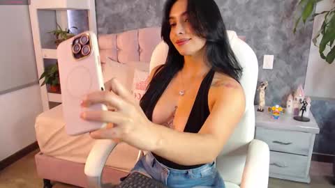 Niko Robin online show from 11.22.25