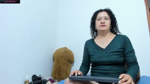 Snapshot of nikol32__ chatting on 12.24.24 dayan online show from 12.24.24