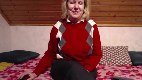 Snapshot of nikole111 chatting on 12.26.24 Nikole1 online show from 12.26.24