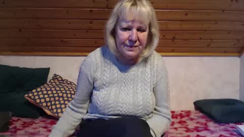 Snapshot of nikole111 chatting on 02.10.25 Nikole1 online show from 02.10.25