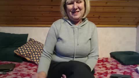 Snapshot of nikole111 chatting on 02.14.25 Nikole1 online show from 02.14.25