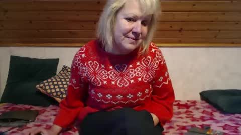 Snapshot of nikole111 chatting on 02.15.25 Nikole1 online show from 02.15.25