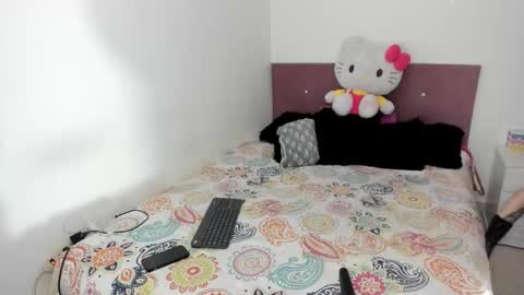 Nikole online show from 11.16.25