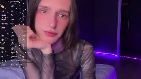Snapshot of niky_long chatting on 06.18.26 Niky online show from 06.18.26