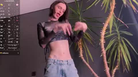 Snapshot of niky_long chatting on 06.22.26 Niky online show from 06.22.26
