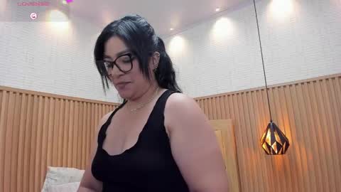 Snapshot of nikyrios chatting on 04.29.26 online show from 04.29.26