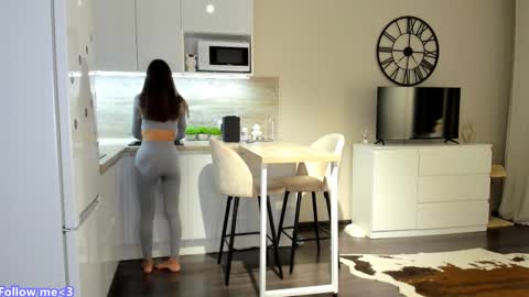 Bella online show from 02.23.25