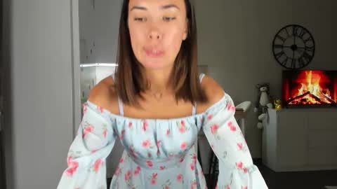 Bella online show from 09.26.25