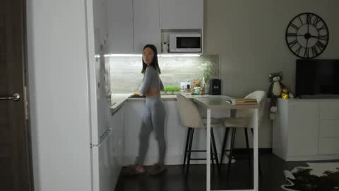 Bella online show from 10.27.25