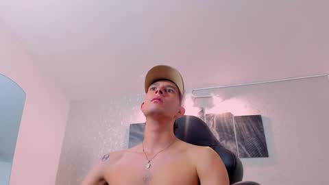 Snapshot of nils_saint chatting on 03.11.25 Nils online show from 03.11.25