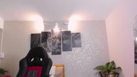 Snapshot of nils_saint chatting on 09.09.25 Nils online show from 09.09.25