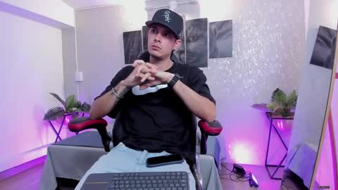 Snapshot of nils_saint chatting on 10.09.25 Nils online show from 10.09.25