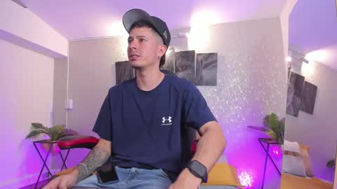 Snapshot of nils_saint chatting on 11.11.25 Nils online show from 11.11.25