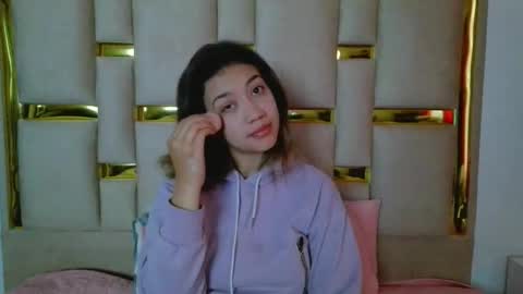 Nina Carther online show from 12.05.25