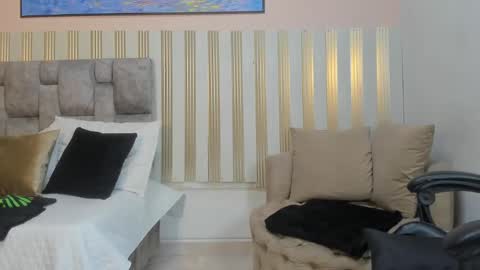 nina_glow_ online show from 03.17.26