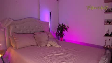    online show from 12.04.25