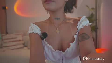 Snapshot of ninaa_sky chatting on 05.29.26 online show from 05.29.26