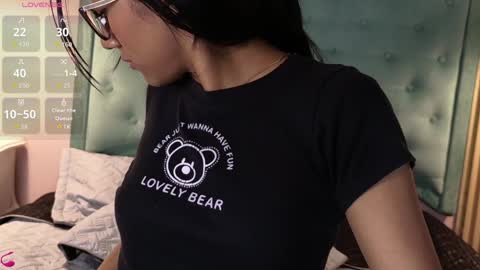Snapshot of ninabravur chatting on 04.29.26 NINA BRAVU online show from 04.29.26
