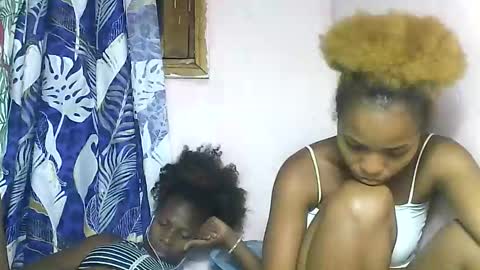 Snapshot of ninah9794 chatting on 11.30.25 Ninah9794 online show from 11.30.25