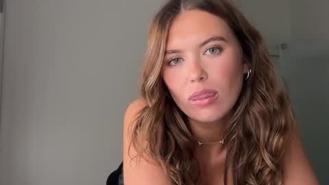 Nina online show from 11.08.25