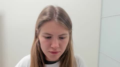 Snapshot of ninarihh chatting on 09.25.25 ninarihh online show from 09.25.25