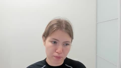 Snapshot of ninarihh chatting on 10.05.25 ninarihh online show from 10.05.25