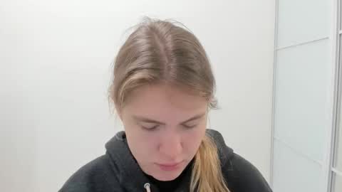 Snapshot of ninarihh chatting on 10.17.25 ninarihh online show from 10.17.25