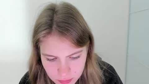 Snapshot of ninarihh chatting on 10.26.25 ninarihh online show from 10.26.25