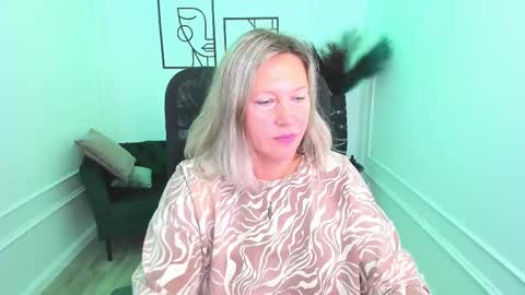 ninastarle online show from 09.12.25